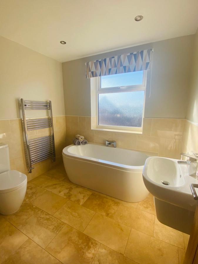Villa Acacia Breezes - Delightful Scarborough Semi Extérieur photo